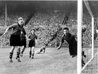 leicester-wolves-49-final-griffiths-goal-3